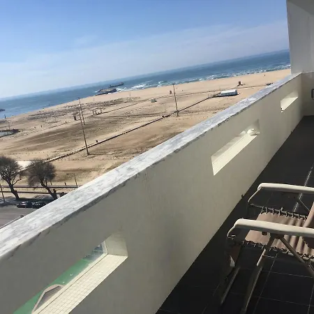 Casino & *